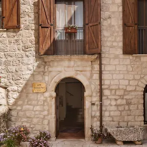 Residenza Petra Petralia Soprana